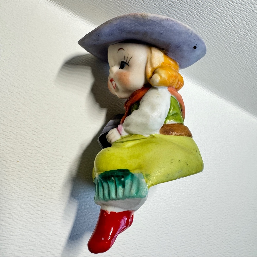 Vntg Singing Cowgirl Playing Accordion Hat Kitchy Shelf Sitter Figurine Japan - Picture 8 of 8